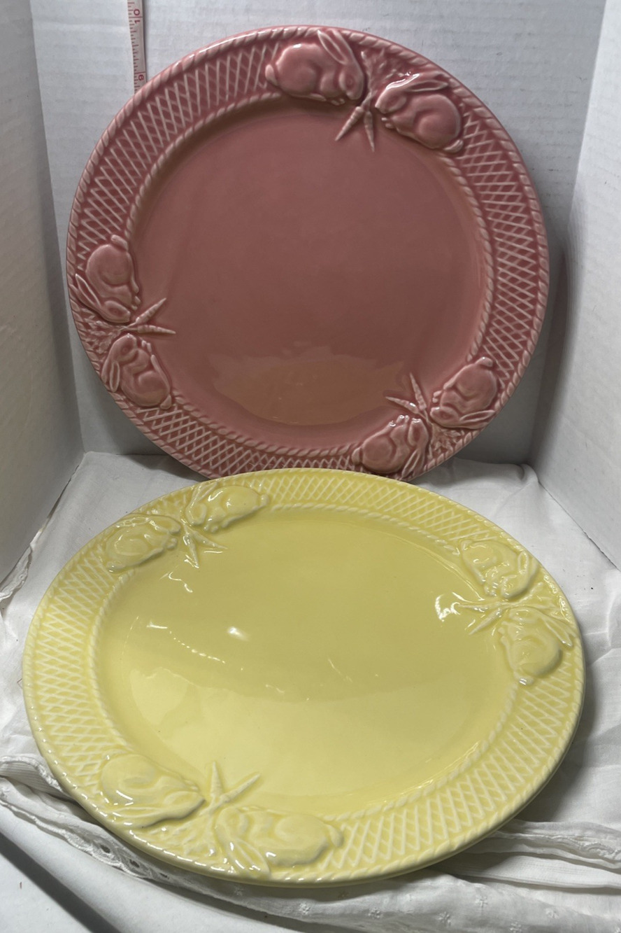 SET OF 2 Bordallo Pinheiro Dinner Plates 10”Pink & Yellow Rabbits Bunnies